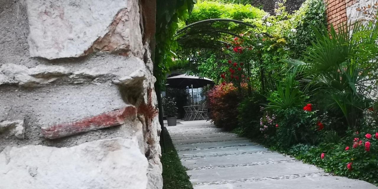 Corte Merighi Charming Rooms Верона Экстерьер фото